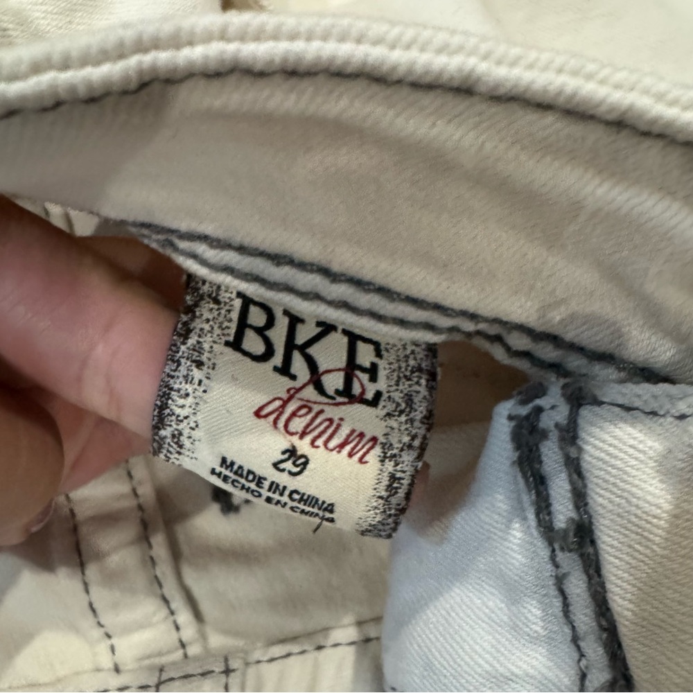 BKE Denim Payton White Jean Shorts Size 2 - Picture 3 of 8